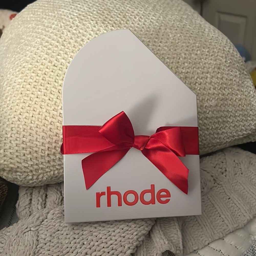 BRAND NEW LIMITED EDITION RHODE PEPTIDE LIP TREATMENT: PEPPERMINT